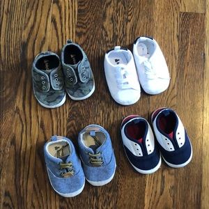 4 Pairs of Boys Crib Shoes, 12-18 mths